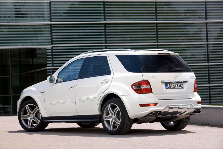  Mercedes-Benz ML63 AMG 2010 года  (фото 6 из 14)